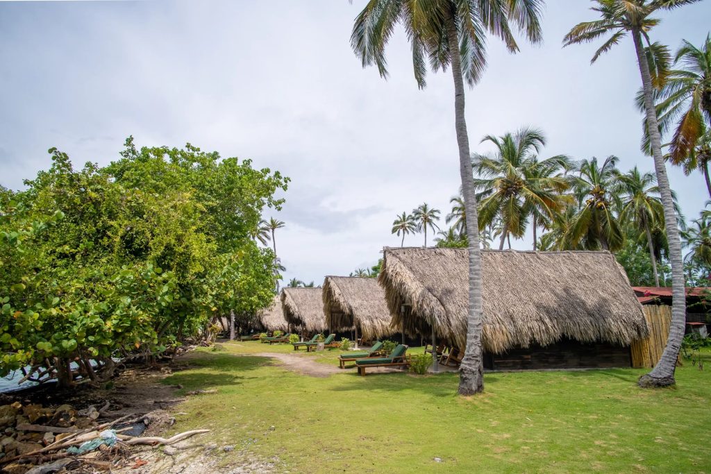 Oceanfront Suite Bungalow on Isla Múcura