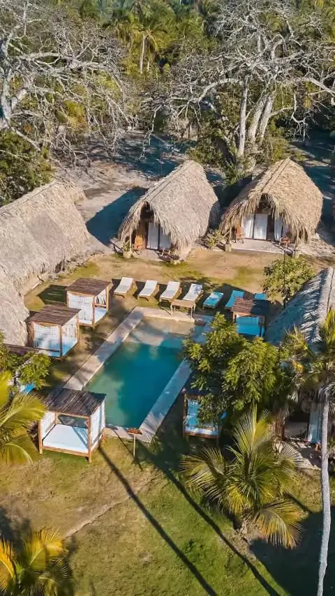 Deluxe Pool Bungalow on Isla Múcura